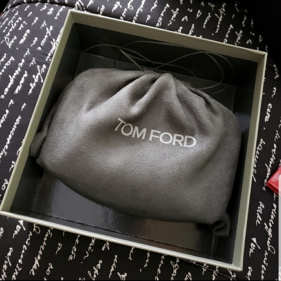 TOM FORD ITALIAN LEATHER COSMETIC POUCH - Picture 3 of 7